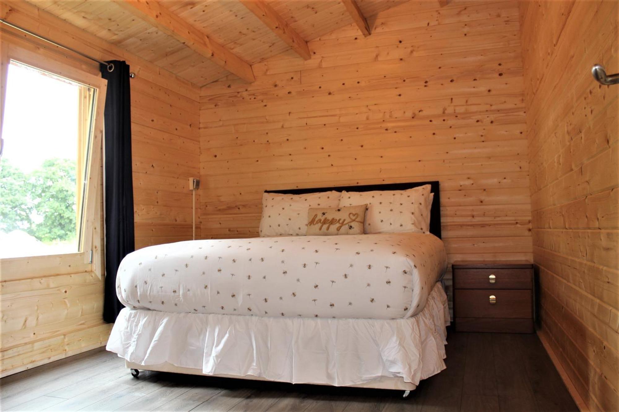 Stunning 5-Bed Cabin in Ashton Under Hill Evesham Exterior foto